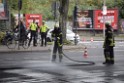 LKW blieb unter Bruecke haengen Koeln Ehrenfeld Innere Kanalstr Hornstr P383